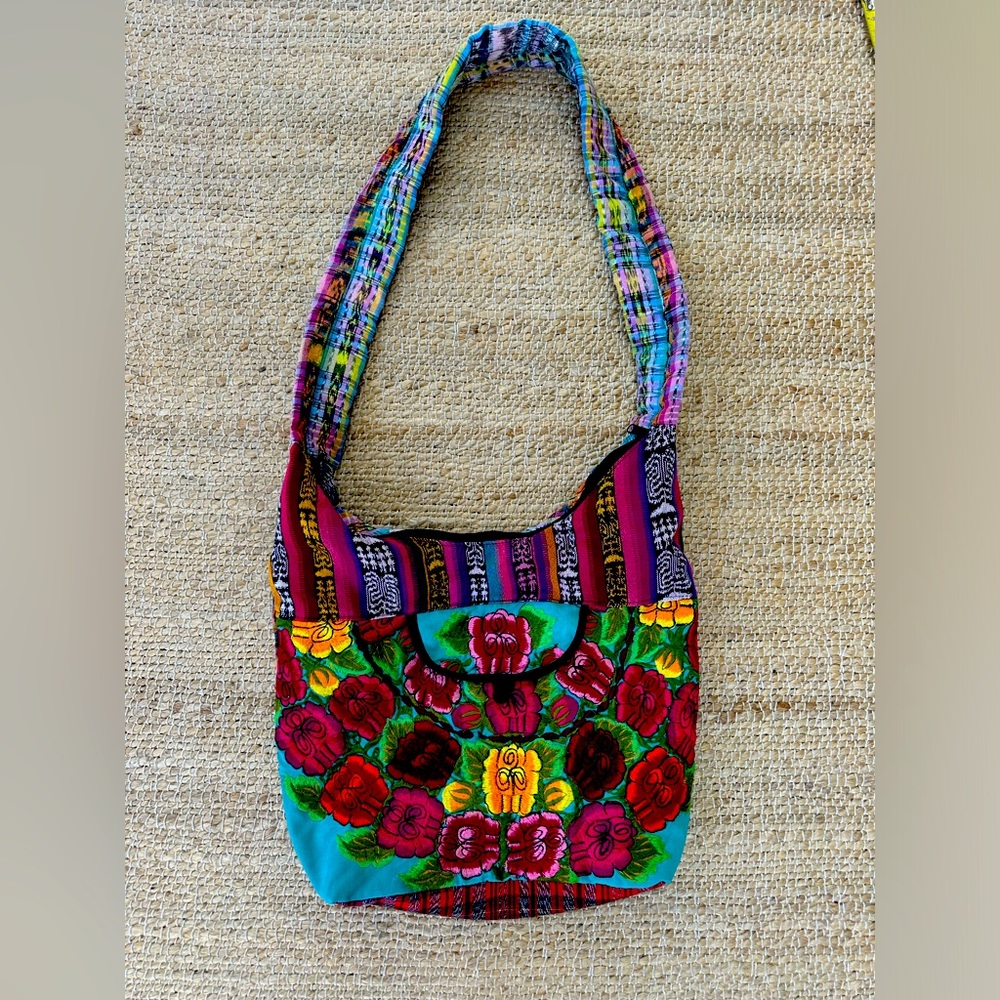 Floral embroidered patchwork bohemian over the‎ shoulder saddle bag style purse